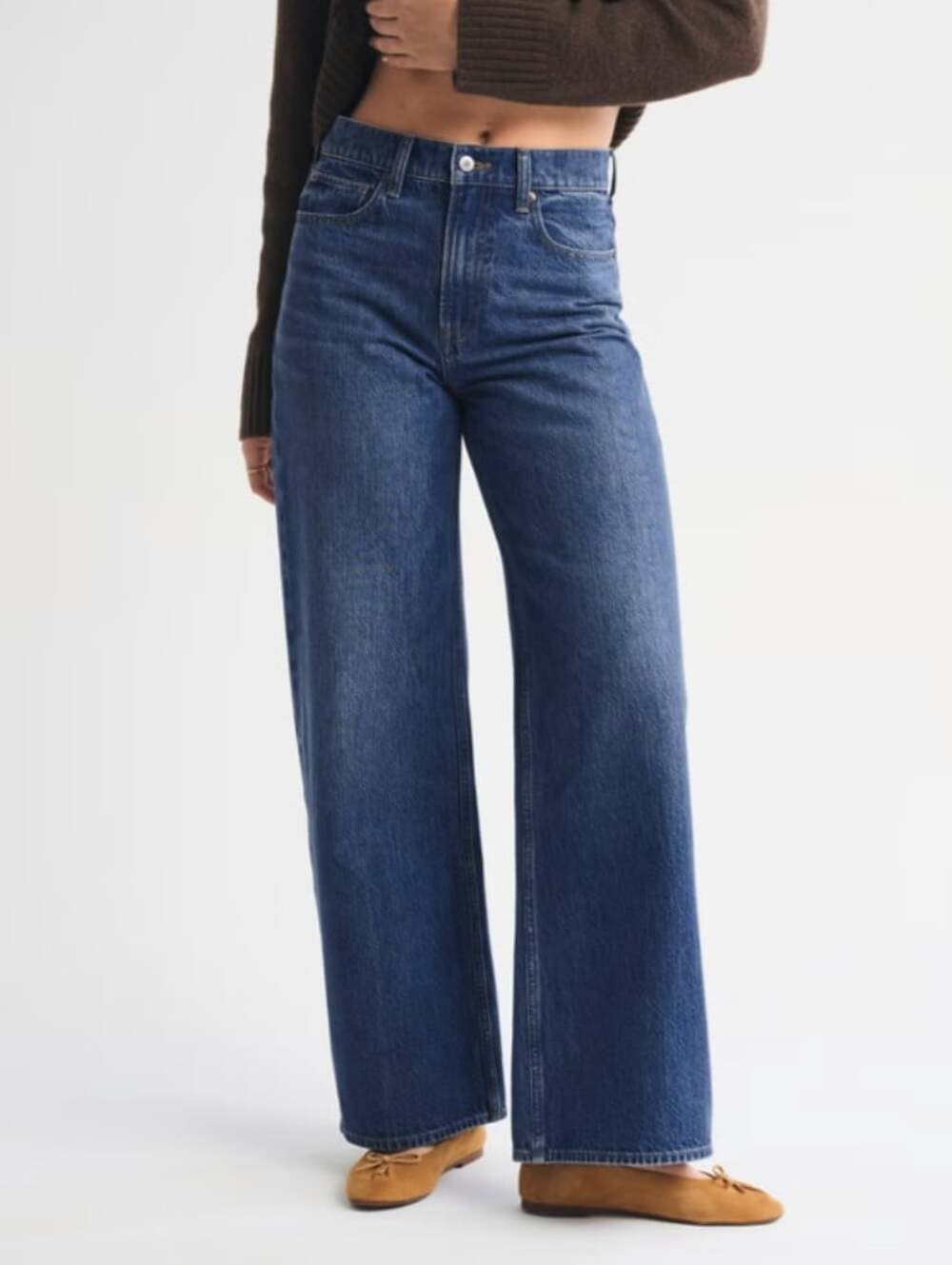 Abercrombie High Rise Wide Leg Jeans in Medium Wash Size 27 Long